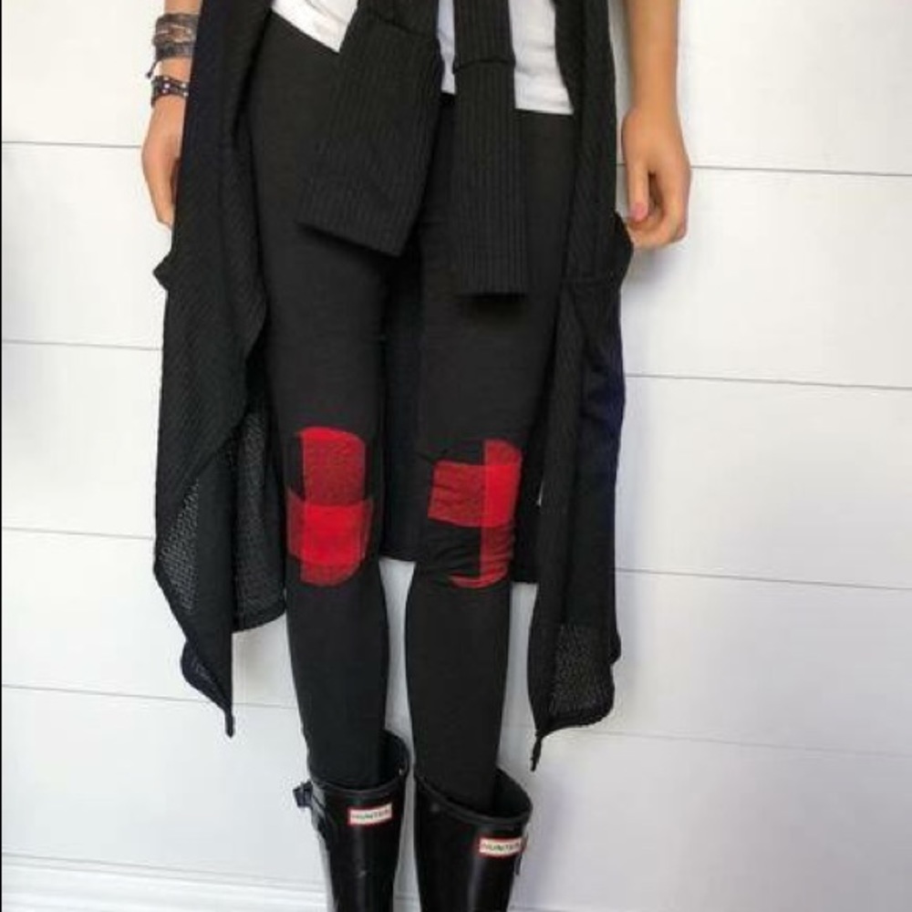 Buffalo plaid knee leggings
